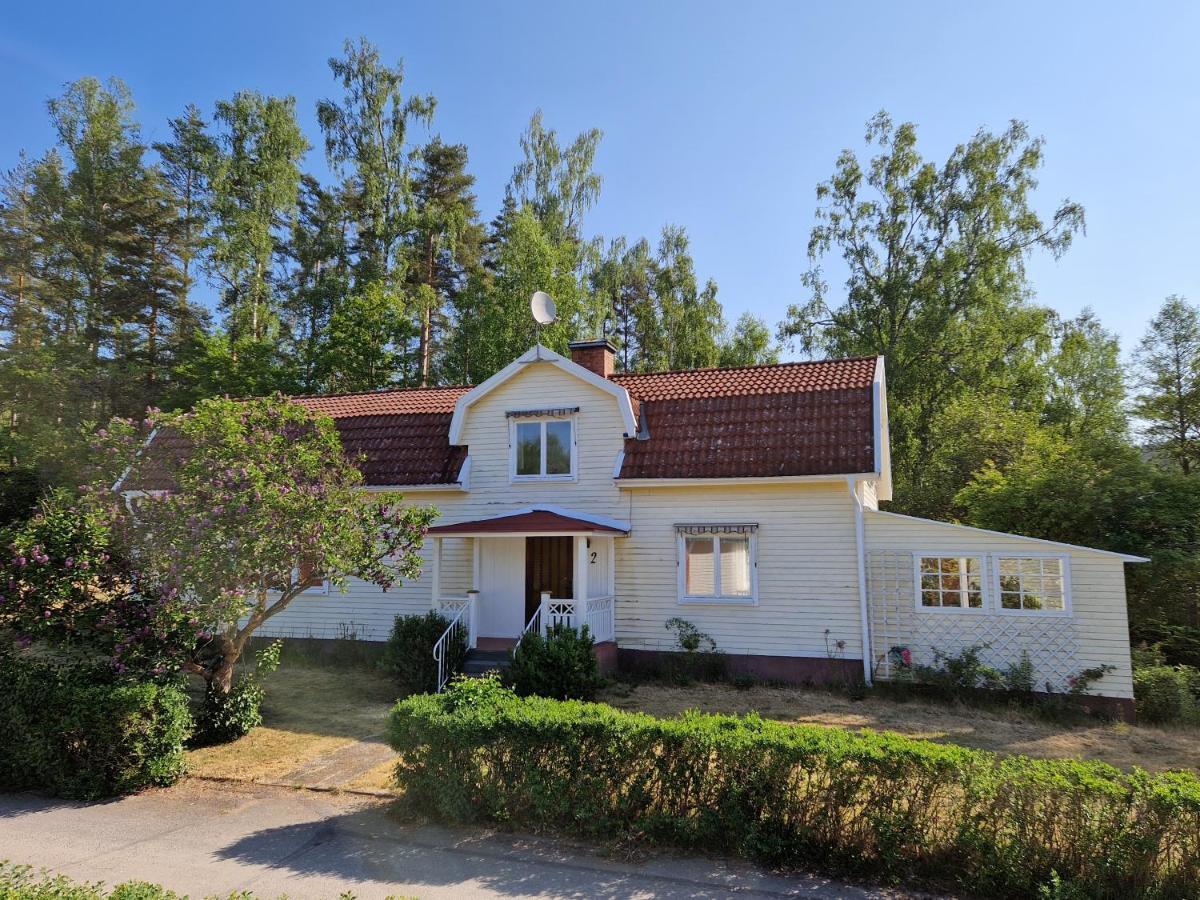 Ferienhaus In Loenneberga Экстерьер фото