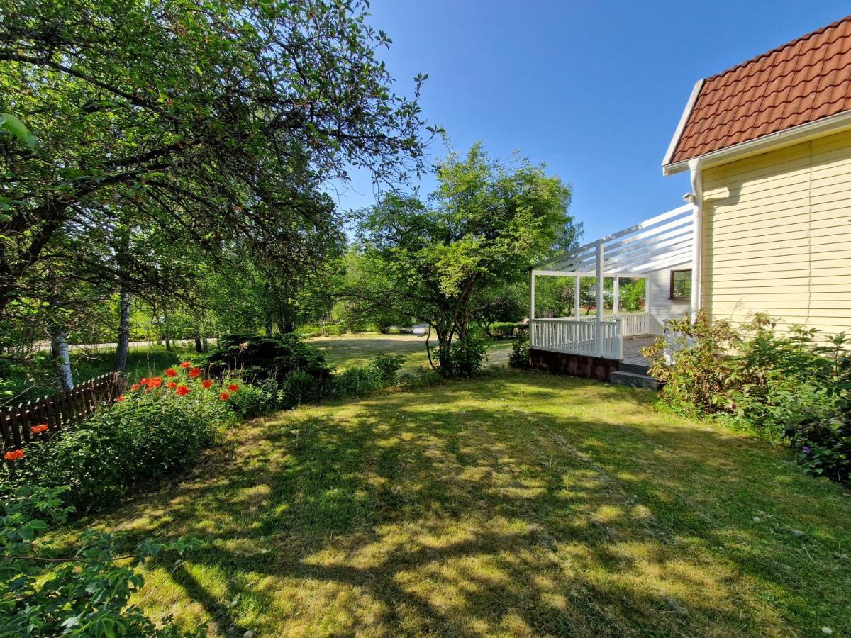Ferienhaus In Loenneberga Экстерьер фото